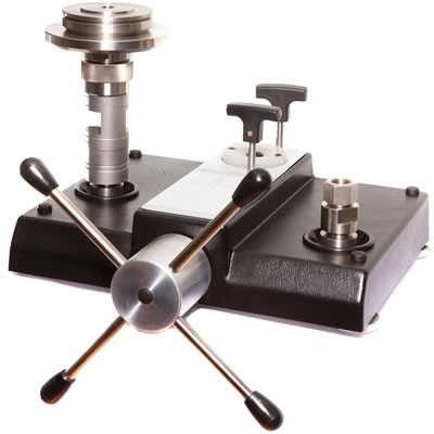 Малогабаритный грузопоршневой манометр WIKA. Модель CPB3800